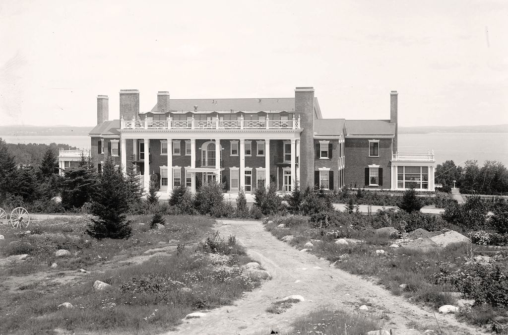 Construction Complete (1914)
