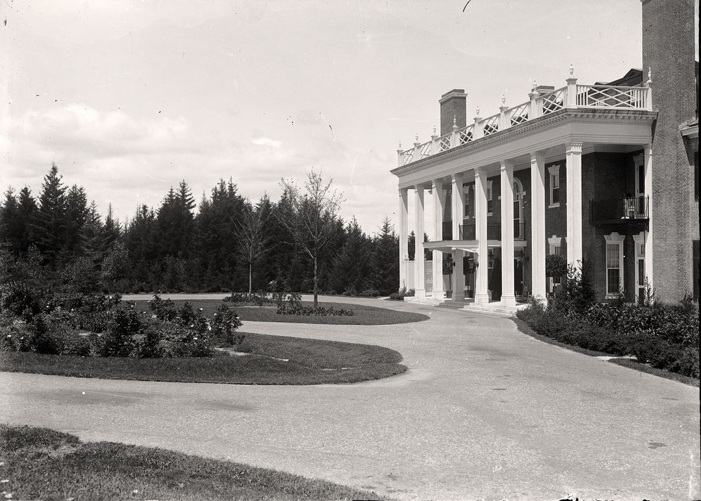 Entry Drive (1920s)